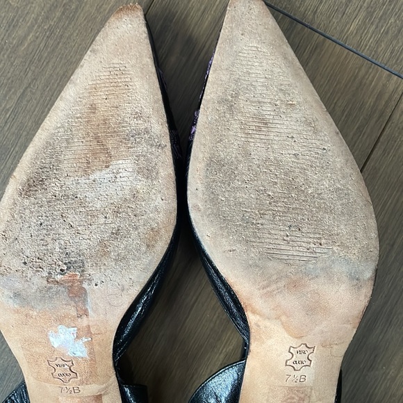 Town Shoes spiked heels with ankle strap. Size 7 1/2. Black with purple. Leather - Picture 5 of 7